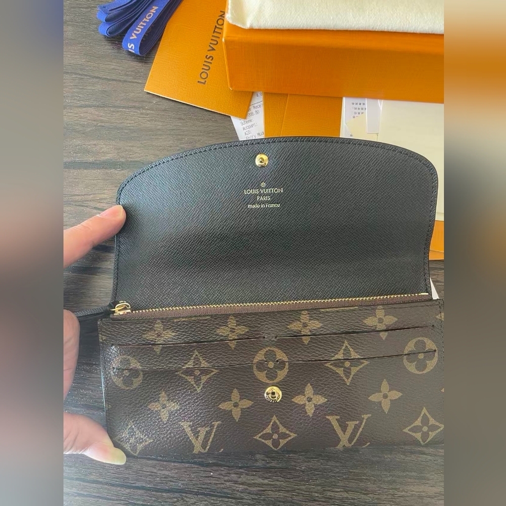 Louis Vuitton Emilie Wallet - Picture 9 of 11